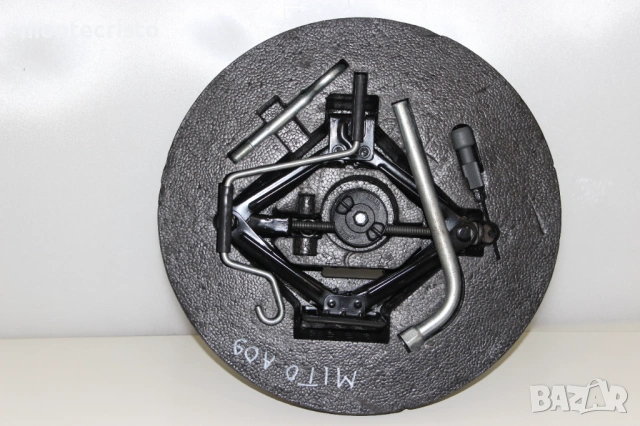 Оригинален комплект крик Alfa Romeo Mito (2008-2018г.) ключ за гуми кука за теглене Alfa Mito