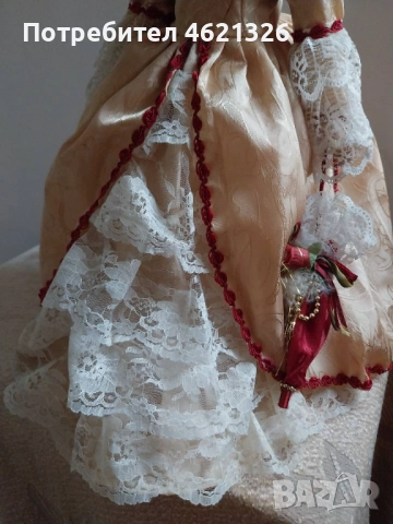 Викторианска порцеланова кукла колекционерско издание с чадър и шапка, снимка 4 - Декорация за дома - 52069123