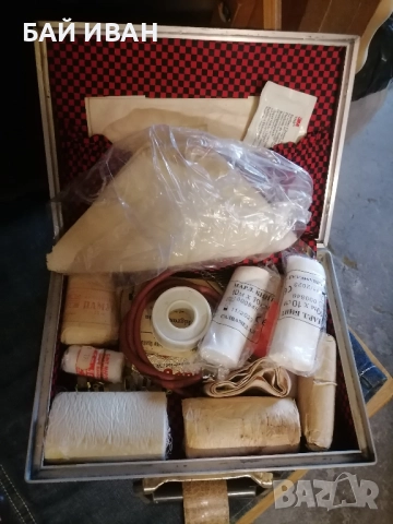 СТАРА АВТО АПТЕЧКА, снимка 4 - Антикварни и старинни предмети - 51546236