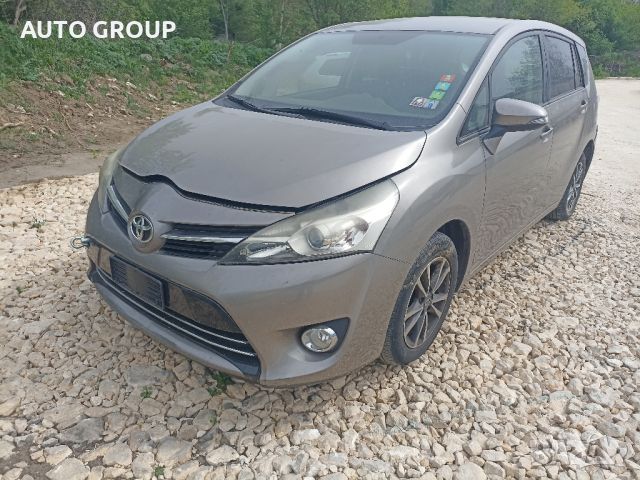 Toyota Verso 1,6D4D / Тойота Версо - на части, снимка 2 - Автомобили и джипове - 45349641