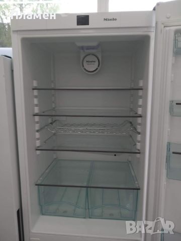 Хладилник с фризер MIELE

Допълнителна информация
Свободностоящ комбиниран хладилник Miele 
, снимка 2 - Хладилници - 45544276