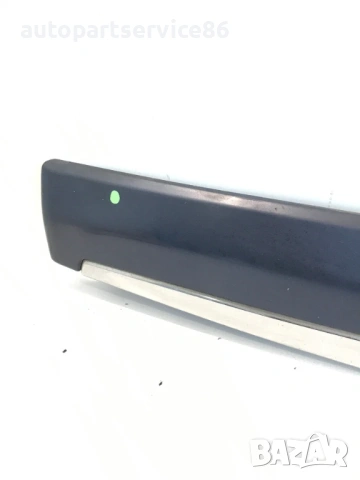 Лайсна на осветлението на регистрационния номер на задния капак синя за KIA Carnival (2008), снимка 3 - Части - 53218191