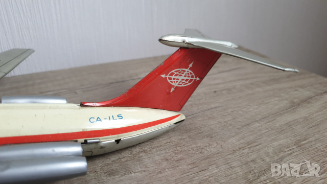 Стара соц. ламаринена играчка съветски самолет ИЛ - 62, снимка 2 - Колекции - 44972131