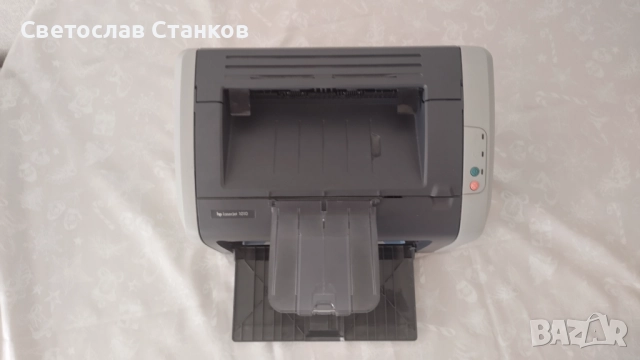 Лазерен принтер HP 1010, снимка 2 - Принтери, копири, скенери - 51810635