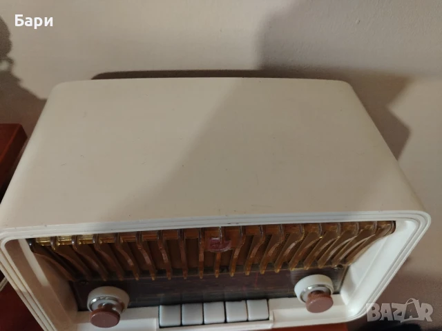 Малко бакелитено радио PHILIPS PHILETTA-1959г., снимка 4 - Радиокасетофони, транзистори - 51155780