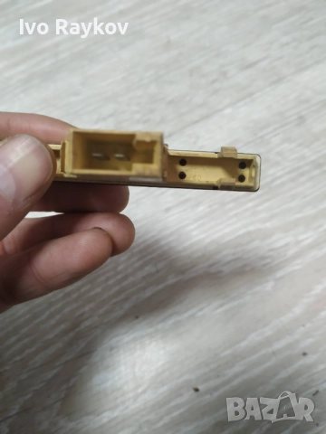 Лампа за ръчна спирачка VW Golf 2 , снимка 2 - Части - 52689894