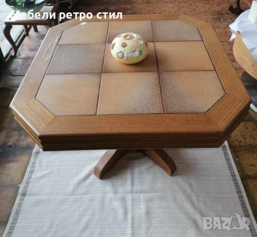 Масивна винтидж маса с керамичен плот - изключително здрава и ефектна. Уникален стил.
