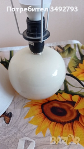 Лампи с абажур, снимка 2 - Настолни лампи - 51776542