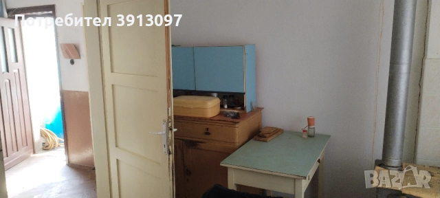 Две къщи, гараж, плевня, намиращ се на 11км.от Трявна , снимка 18 - Гаражи и паркоместа - 52304619