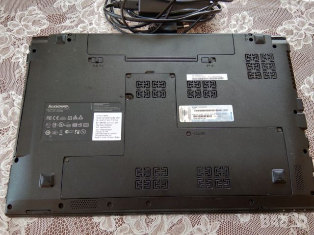 Лаптоп Lenovo B560, снимка 3 - Лаптопи за дома - 46398428