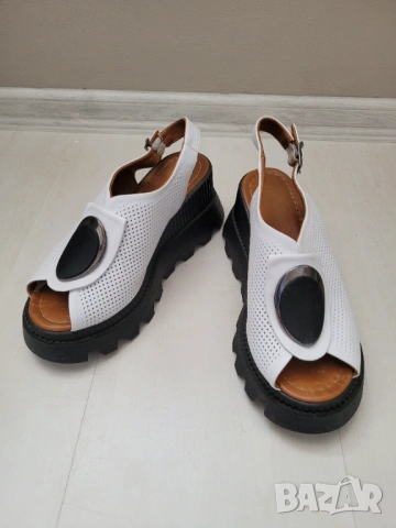 Дамски сандали от естествена кожа 