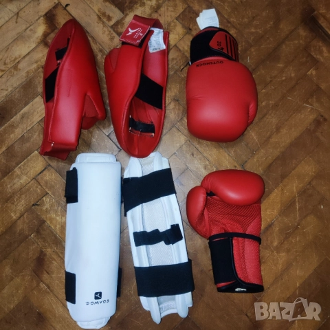 Детски Боксови ръкавици 4 OZ  и протектори за крака