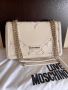 Love Moschino - кожена чанта ( НОВА ) 10/10, снимка 1 - Чанти - 45892830