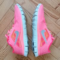 Оригинални дамски маратонки Nike Free Run, снимка 1 - Маратонки - 45265937