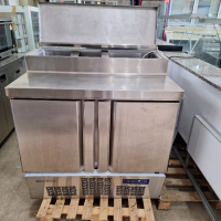 Хладилна маса със салат бар, снимка 3 - Обзавеждане на кухня - 45070305