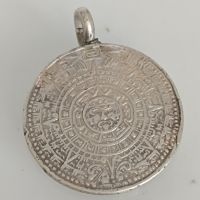 Сребърна мексиканска монета с вечен календар , снимка 2 - Колиета, медальони, синджири - 45860990