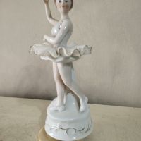 Порцеланова статуетка - балерина, снимка 1 - Други ценни предмети - 45337372