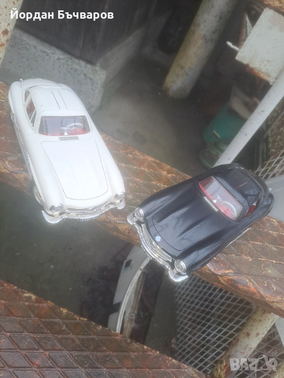 Метални  колекционерски Mercedes Banz 300SL Burago Italy 1:18 метален ретро модел, снимка 1