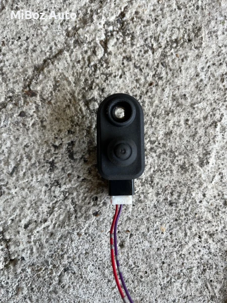 Бутон прекъсвач врата отворена/затворена Мицубиши Аутлендър 2 Mitsubishi Outlander (2006-2012), снимка 1