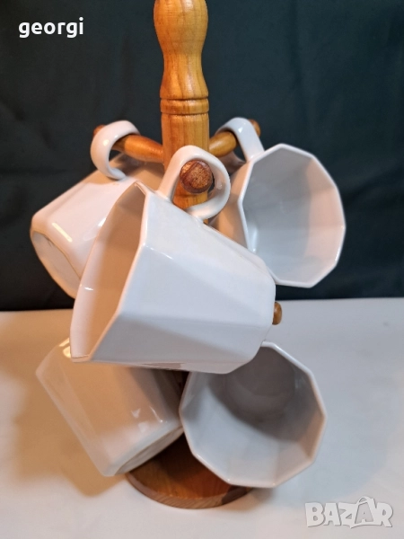 дървена стойка със шест порцеланови чаши за чай 28/5, снимка 1