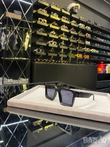 очила с черен обикновен калъф и ув защита louis vuitton, снимка 1