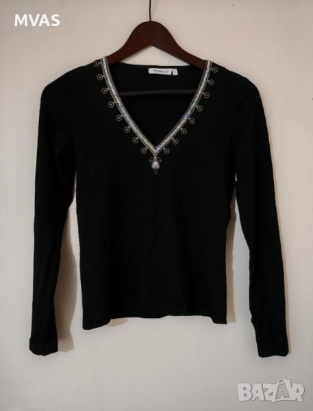 Нова дамска черна блуза с дълъг ръкав  блестящи мъниста S размер, снимка 1