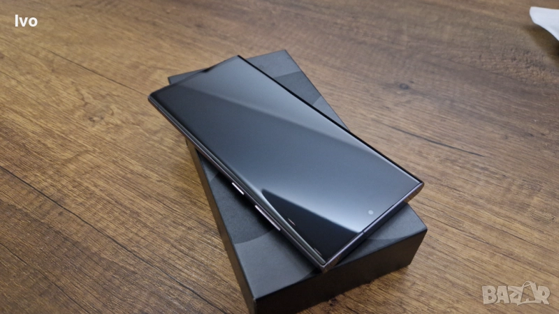 Продавам Samsung Galaxy S 22 Ultra 12GB, 256GB, цвят: Burgundy, снимка 1