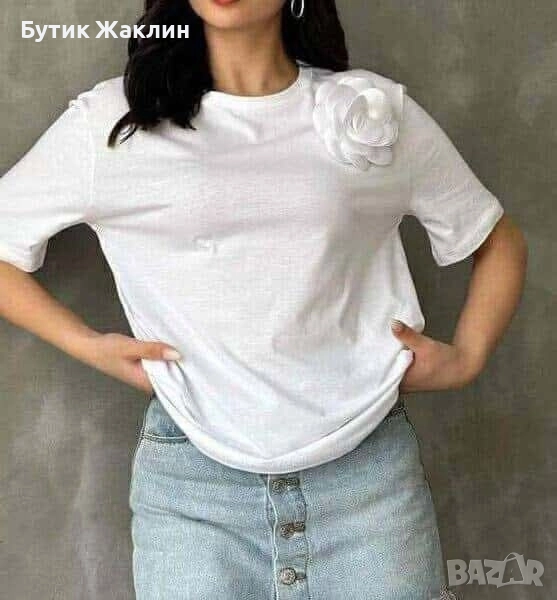 Дамска тениска с 3Д розичка , снимка 1