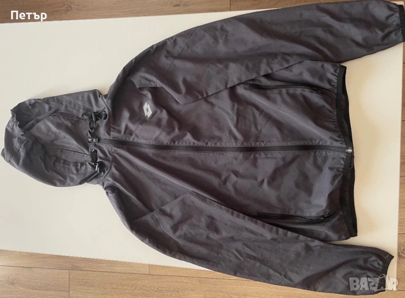 Продавам детска ветровка, снимка 1