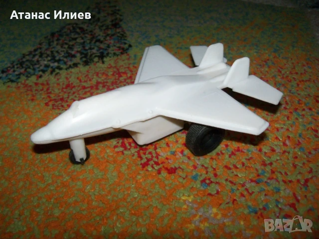 Самолетче с инерционен двигател, соц играчка, снимка 8 - Влакчета, самолети, хеликоптери - 51131022