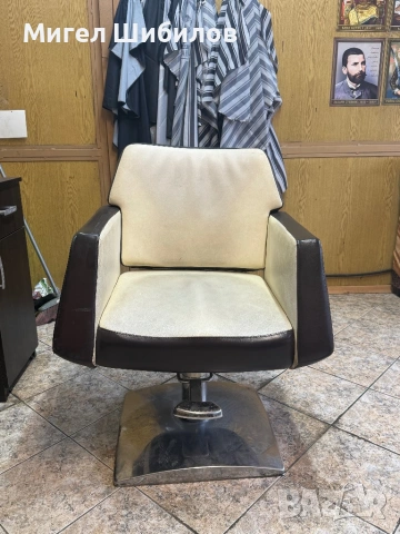 Професионален фризьорски стол 