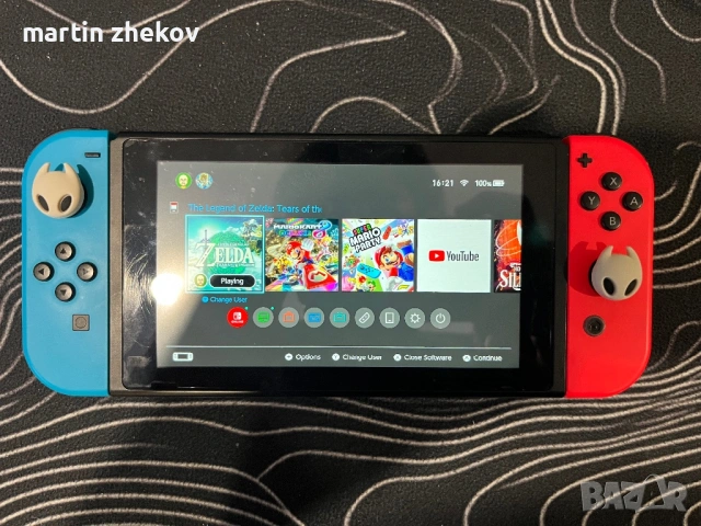 Nintendo switch с 2 игри и две SD карти + подарък 
