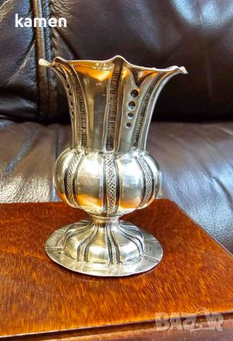Сребърна кована вазичка, снимка 1 - Антикварни и старинни предмети - 46275051