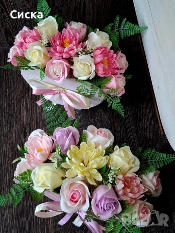 Елегантни велурени кутии аранжирани със сапунени цветя от пластичен сапун последни налични по 1 брой, снимка 2 - Подаръци за жени - 50712258