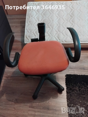 Офис стол., снимка 2 - Столове за офис - 53259349