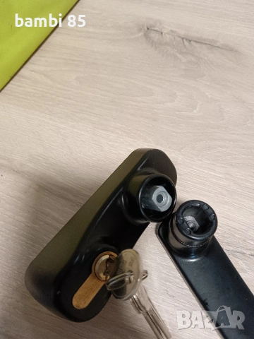 дръжка за врата iseo италианска с три ключа 