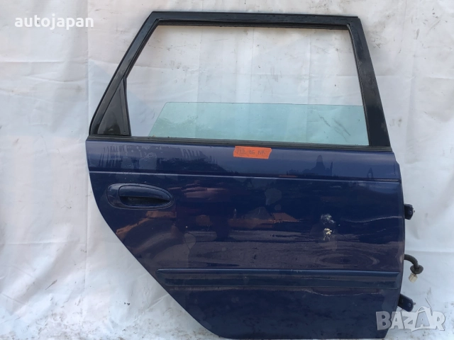 Задна дясна врата Toyota Avensis T22 комби 2000г