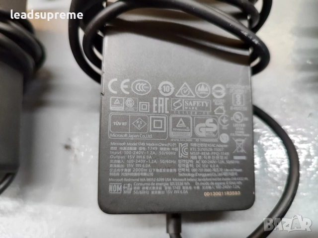 Зарядно докинг станция за Microsoft Surface - Microsoft 1661 Surface Docking Station, снимка 2 - Лаптоп аксесоари - 52180356