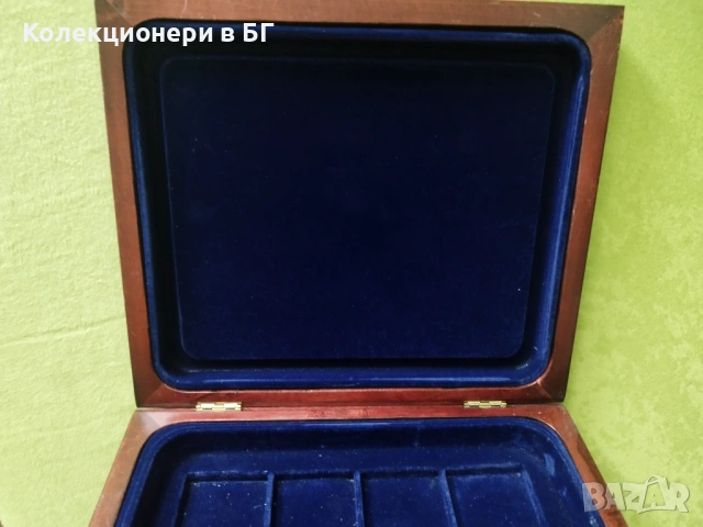 ДЪРВЕНА КУТИЯ ЗА СЪХРАНЕНИЕ НА МОНЕТИ /виж описанието/, снимка 4 - Нумизматика и бонистика - 53648509