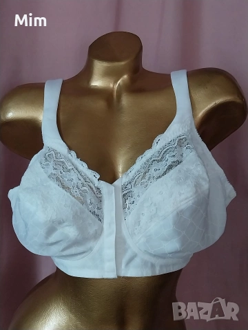 Triumph 100 C Бял дантелен сутиен с предно закопчаване , снимка 2 - Бельо - 53908956