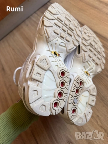 Оригинални маратонки Air Max Plus Triple White ! 40 н, снимка 4 - Маратонки - 36659966