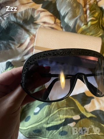Оригинални дамски очила Jimmy Choo, снимка 2 - Слънчеви и диоптрични очила - 51856943