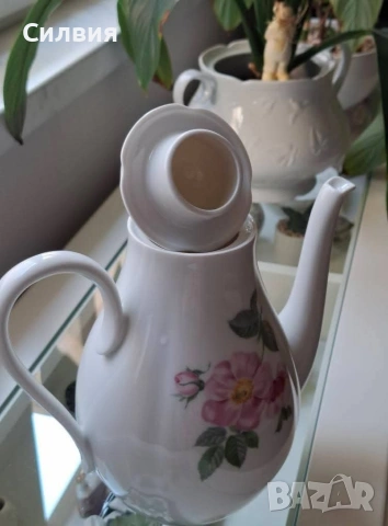 Порцеланова кана/чайник, снимка 2 - Чаши - 53423895