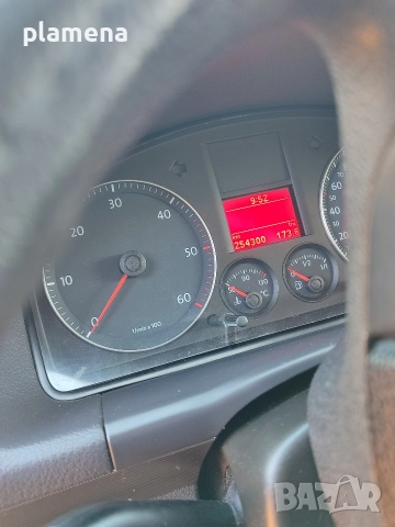 Vw Touran 1.9 Tdi , снимка 11 - Автомобили и джипове - 49414629