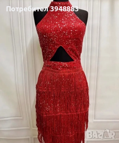 Червена пайетена рокля