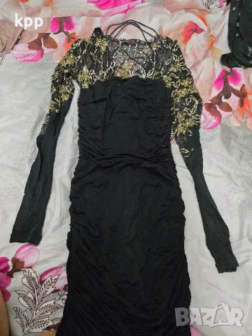 Рокля Pinko

Обличана е 1 път закупена от Италия
Без забележки