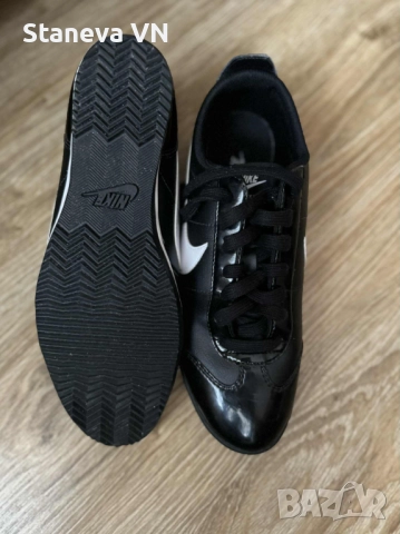 Дамски, черни обувки Nike, като нови, р-р 38, снимка 3 - Дамски ежедневни обувки - 52788118