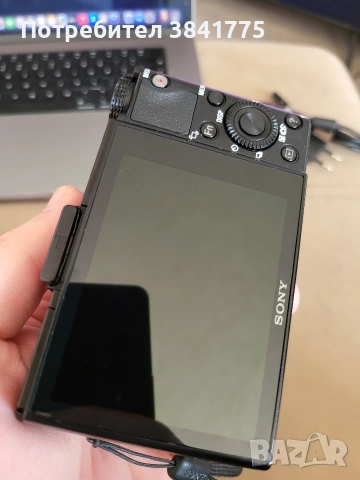 Sony RX100 Mark 2 отличен, снимка 10 - Фотоапарати - 52857569