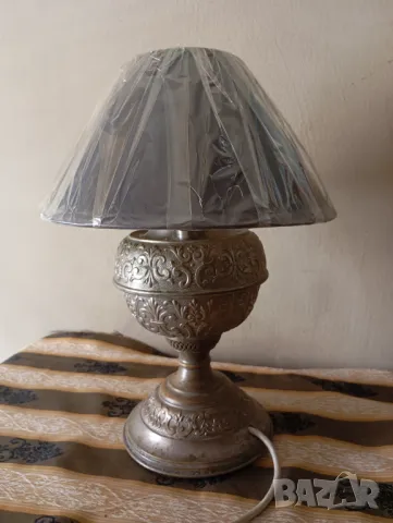 Стара настолна лампа