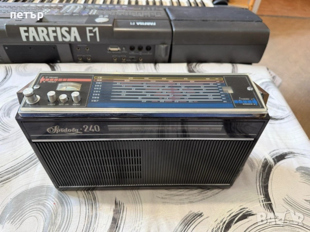 Веф Спидола 240, снимка 3 - Радиокасетофони, транзистори - 54237452